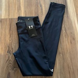 Brand new, never worn, Under Armour Heatgear women’s compression black leggings!
